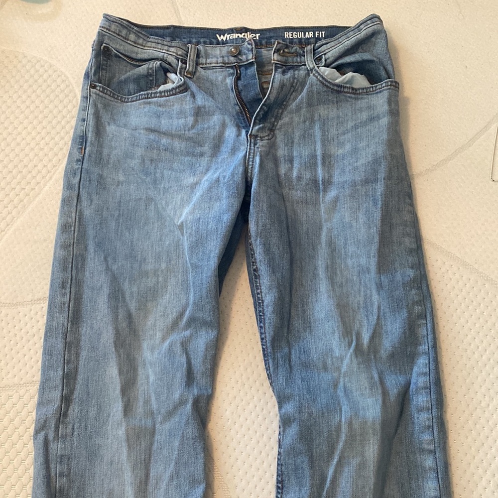 Wrangler Blue Jeans - Mens - size 32 x34